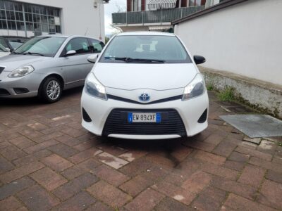 Toyota yaris ibrida unico proprietario