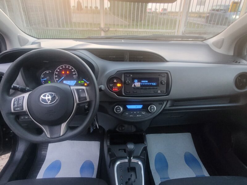 Toyota Yaris 1.5 Hybrid 5 porte Cool