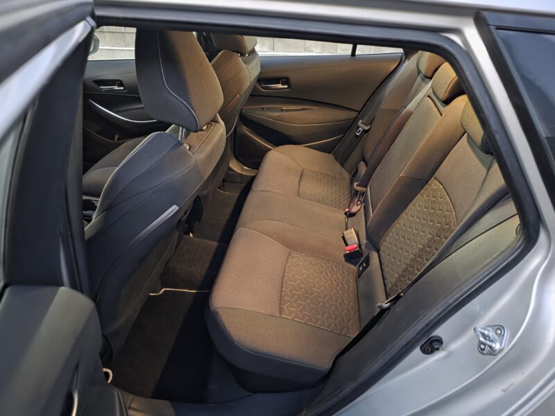 Toyota Corolla Touring Sports 1.8 Hybrid Business Tech