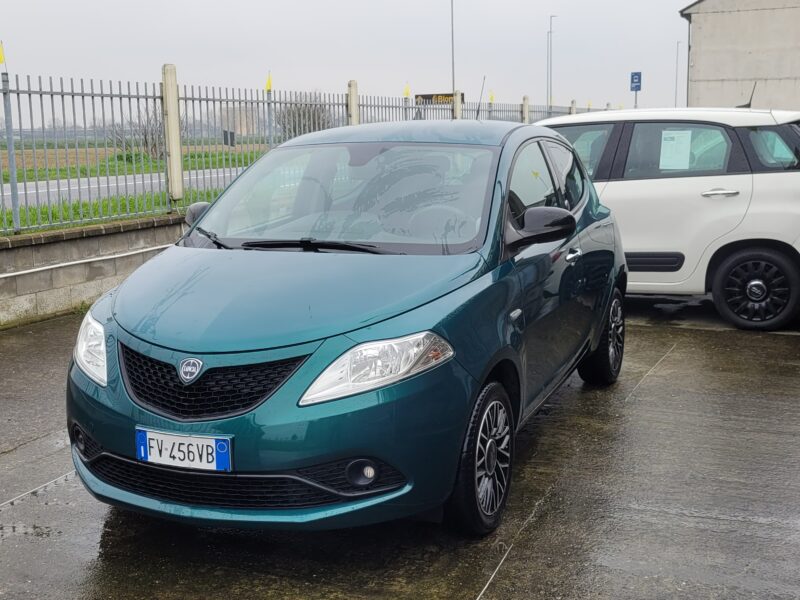 lancia ypsilon gpl unico prop